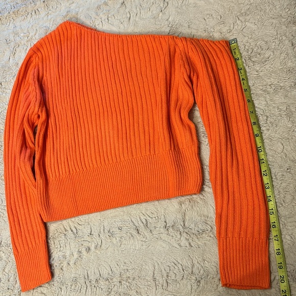 Size XL sweater - Picture 3 of 12